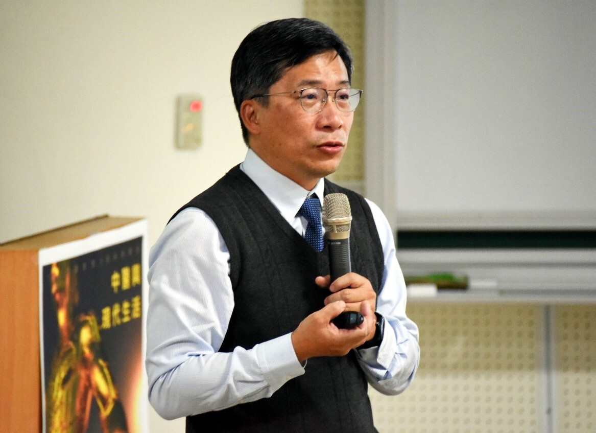楊成湛醫師和學生分享中醫日常養生之道