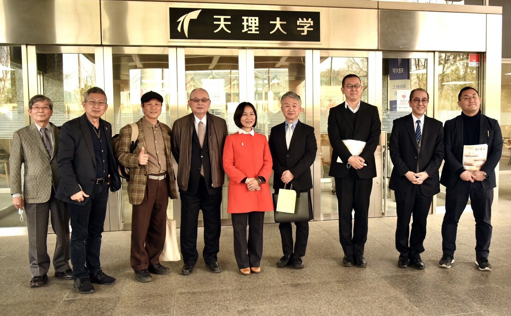藝術學院徐秀菊院長帶領藝設系湯運添主任與林永利教授至天理大學進行交流參訪