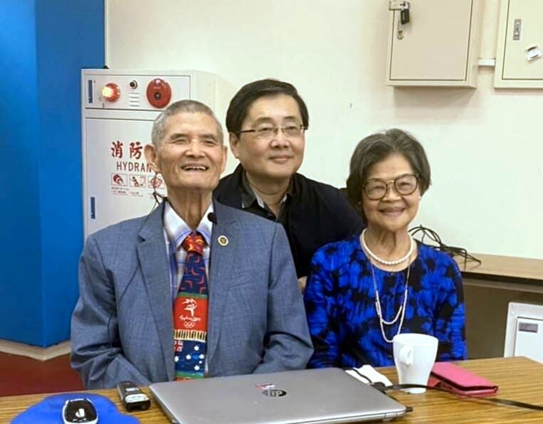 趙校長與陳景星教授合影