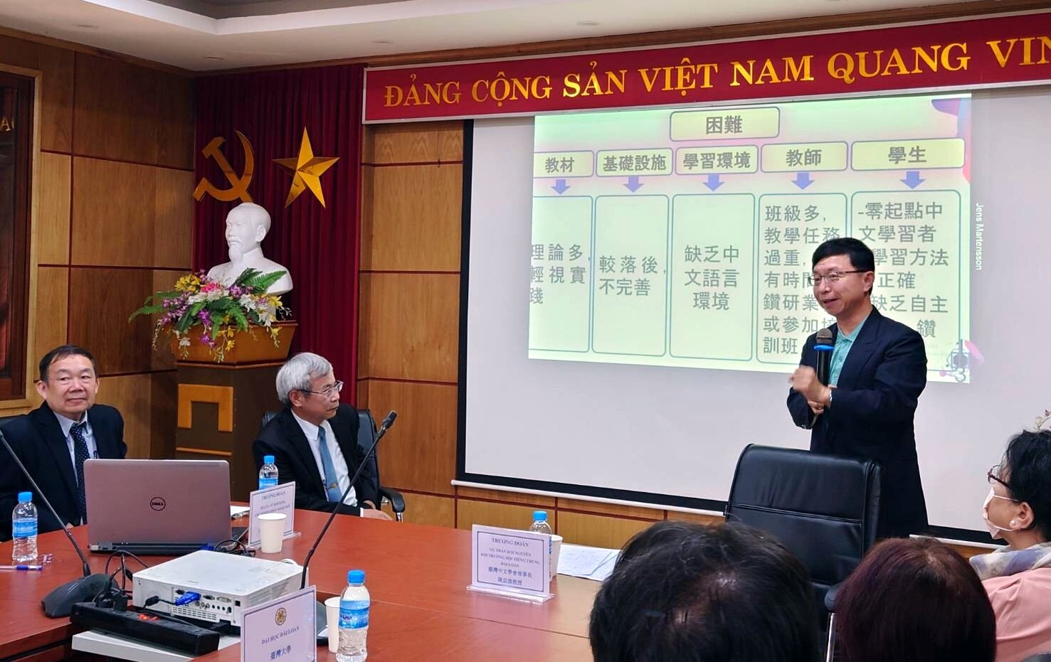 東華大學人社院吳冠宏院長至東方大學進行學院簡介