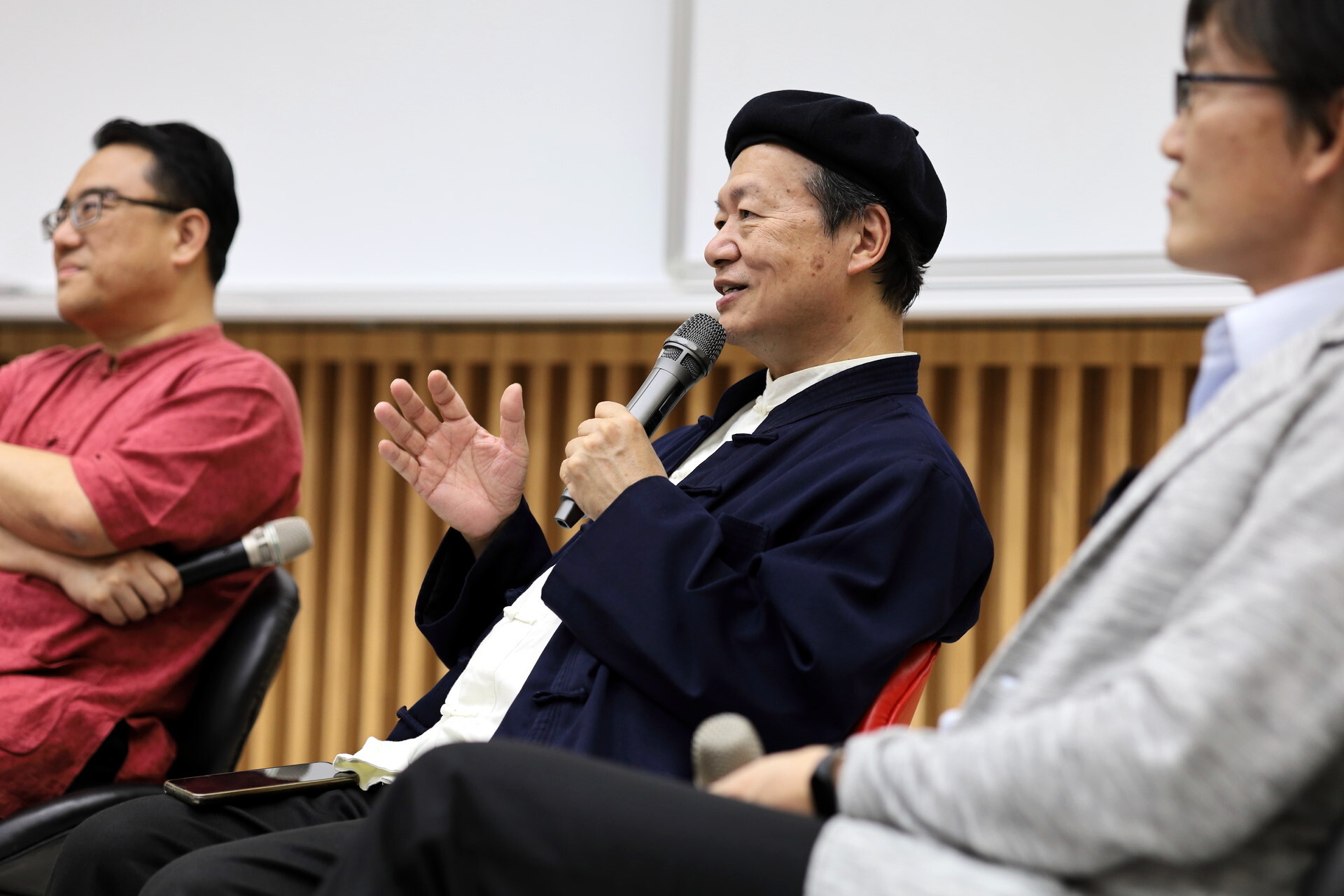 林安梧教授覺得科技產品可讓人更關注生命意義的課題