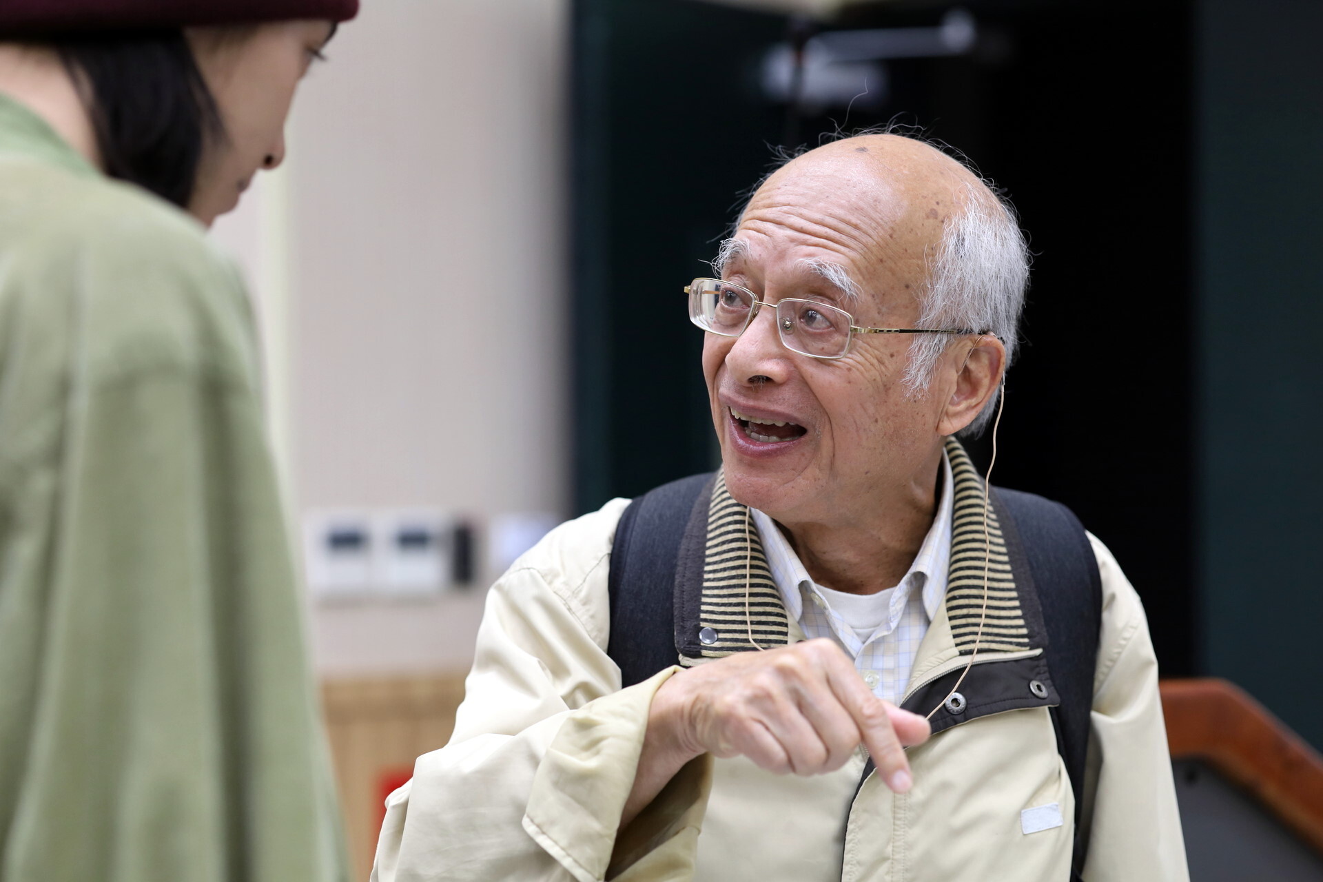 座談會結束後同學還是積極向黃光國教授請教問題