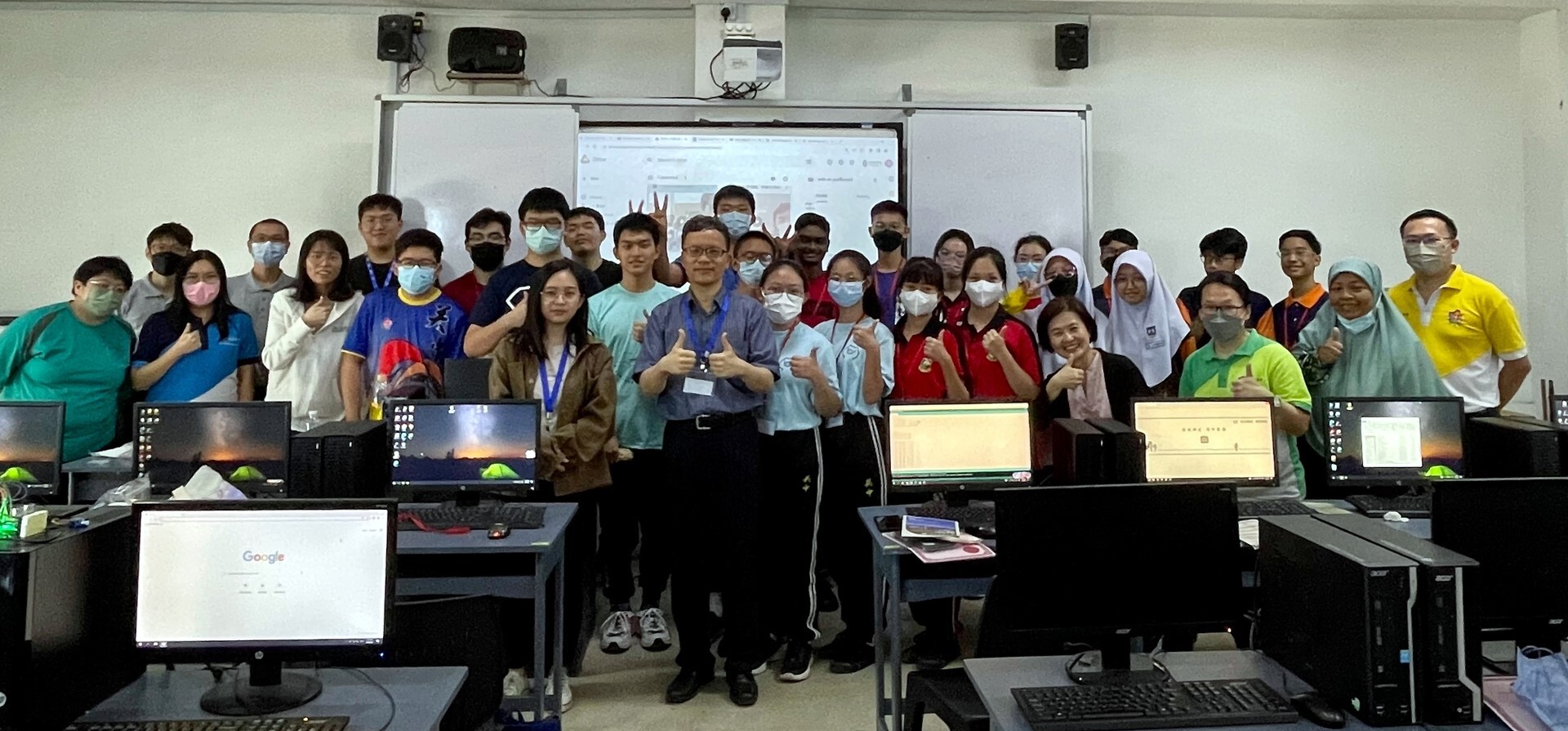 兩日的科學營圓滿結束,國立東華大學將此次教材留在當地中學,並期待下次再見