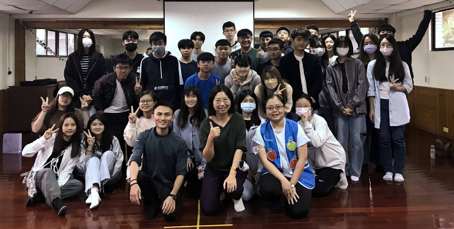 觀遊系黎明向陽園校外參訪師生大合照