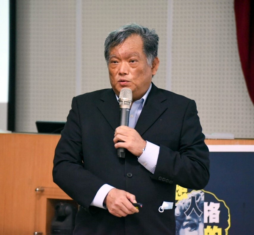 黃藿教授與學生分享哲學理念