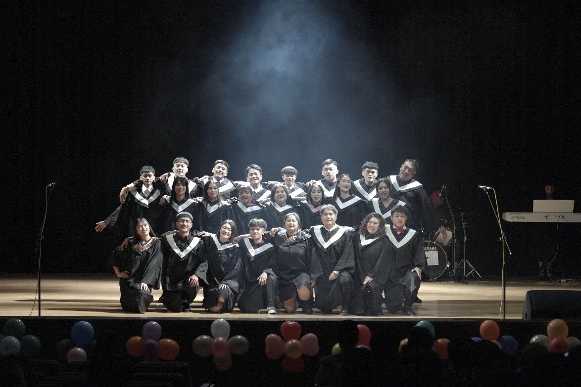 語傳系112級畢製「煙源」首映會畢業生歌舞表演