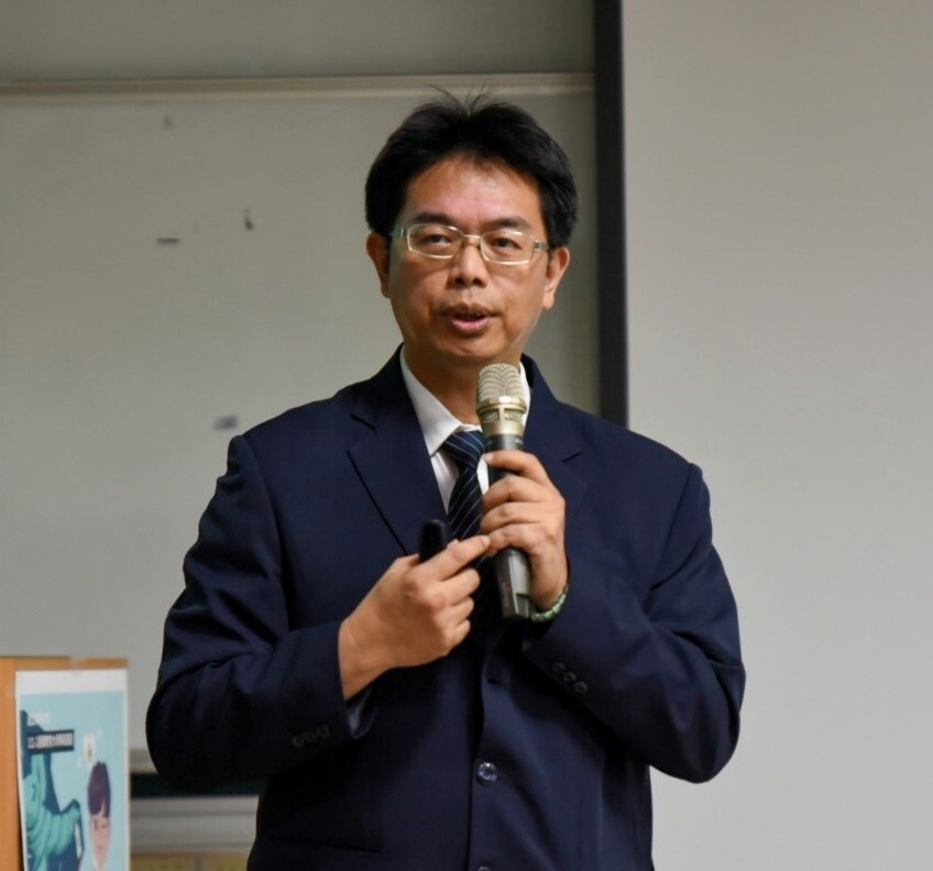 何宗榮副院長與學生分享中西醫合療理念