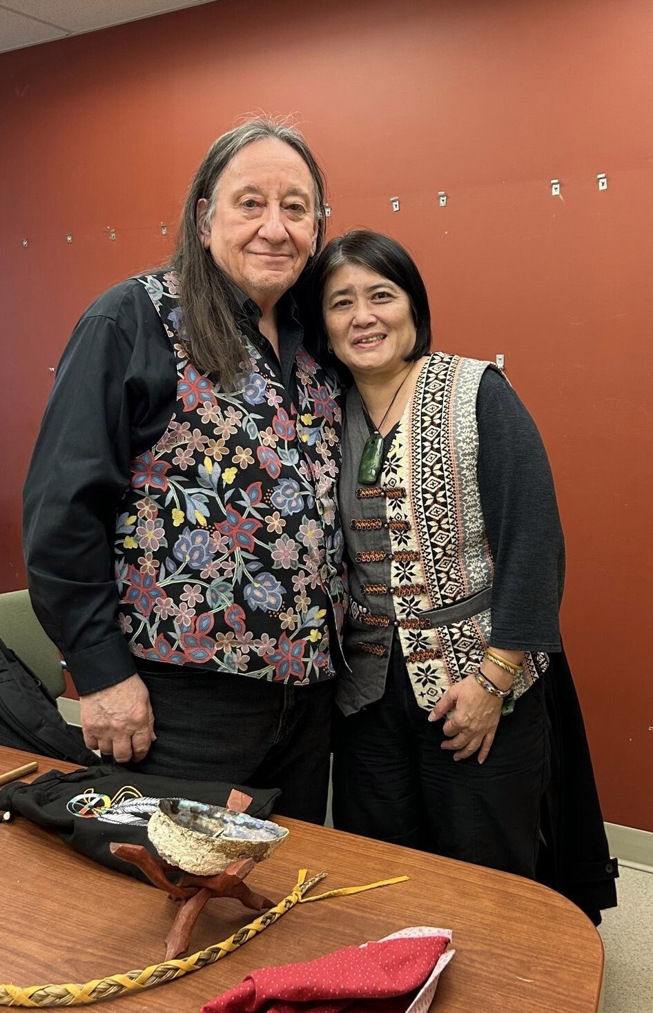 Dr. Bavaragh Dagalomai / Jolan Hsieh and OU Faulty of Law’s Kitigan Zibi First Nation’s cultural advisor Gilbert Whiteduck took photo after Cultural Healing and Transitional Justice Dialogue