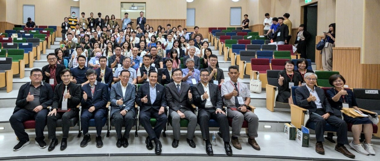 訪團交流大合照