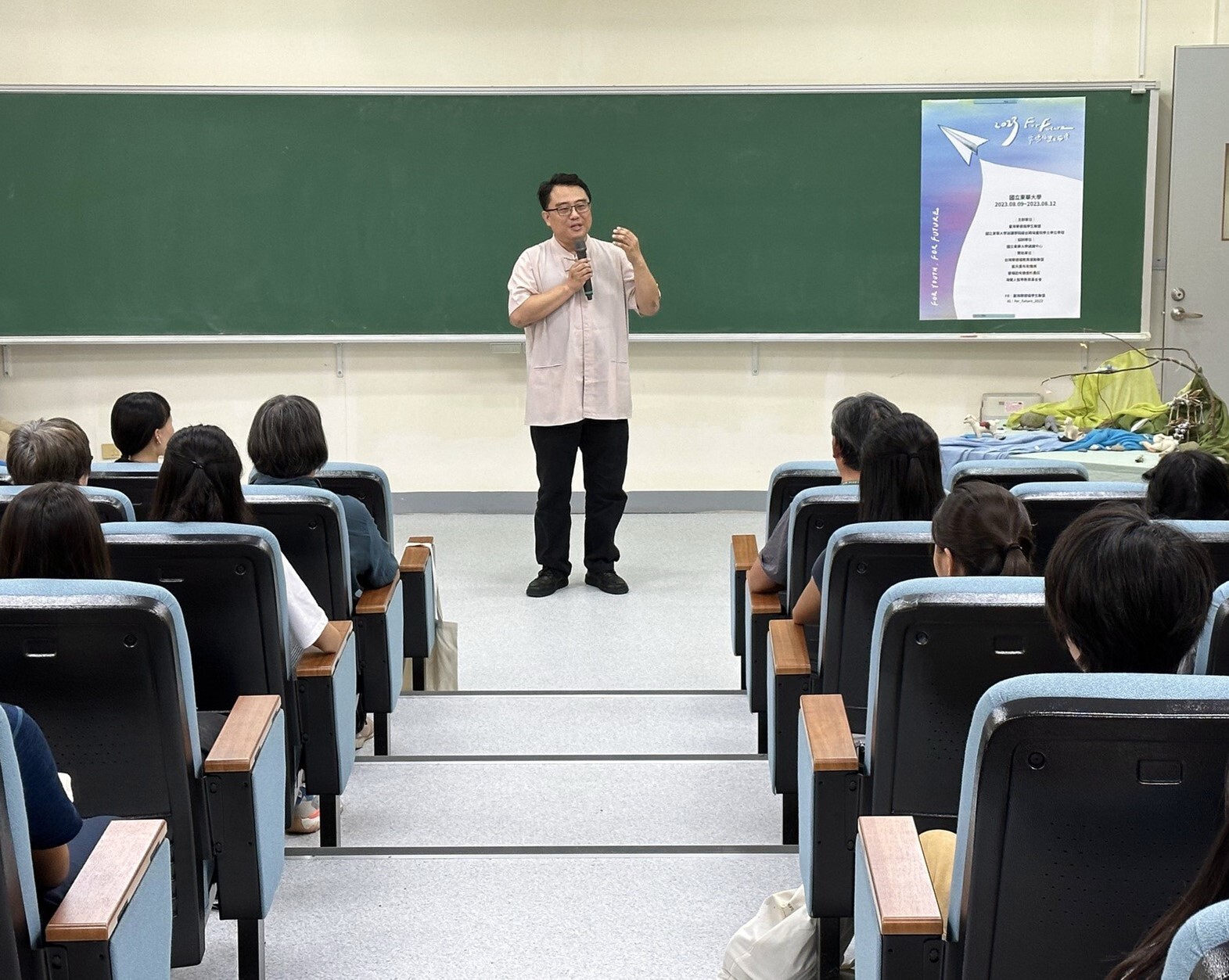 陳復院長致詞歡迎全臺灣華德福同學來到東華