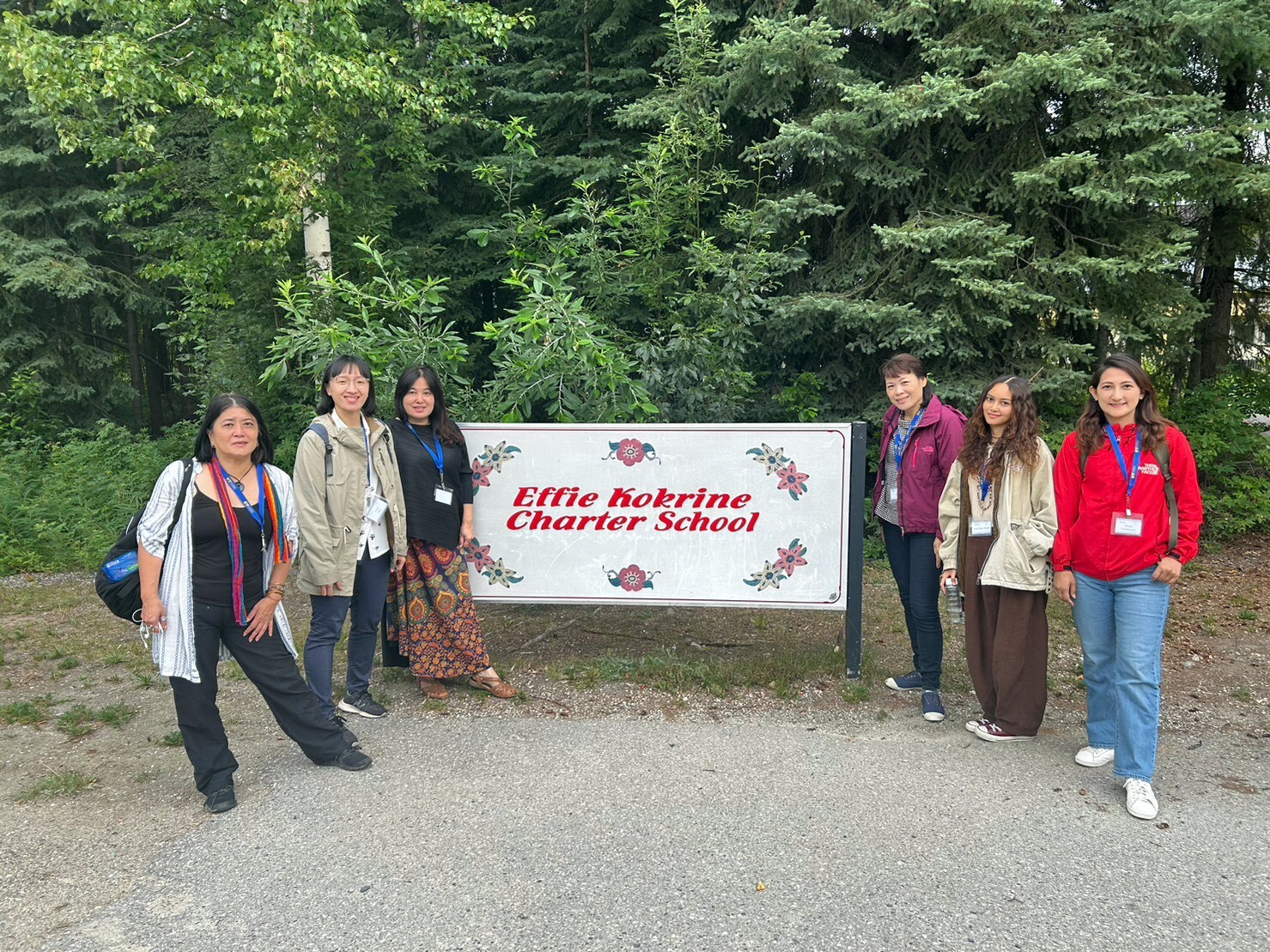 Team Taiwan visited Effie Kokrine Charter School. From left to right : Bavaragh Dagalomai、Temi Pihu、Ciwas Pawan、Ifuk Saliyud、Away Maya Titiyon 、Mulas Ismahasan Islituan