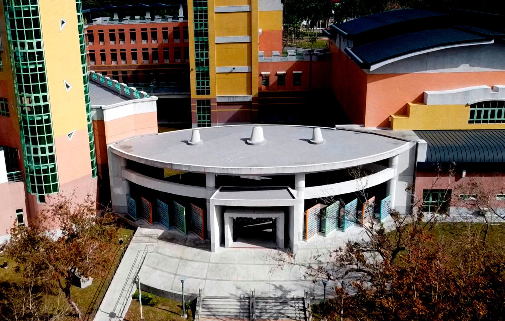 辦理音樂會之東華大學藝術學院空拍