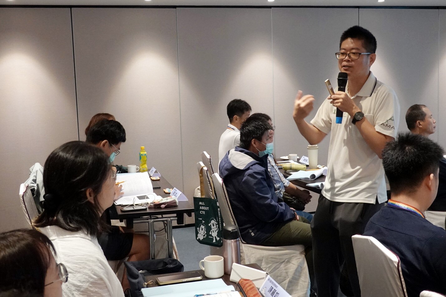 臺北大學師資培育中心的李俊儀教授運用「SOIL教學心法」的教學設計框架引導與會教師們思考學生學習過程更具系統性與有效性