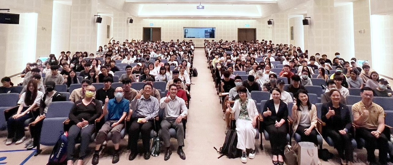 東華大學暨交通部觀光署共同舉辦紮根說明會大合照