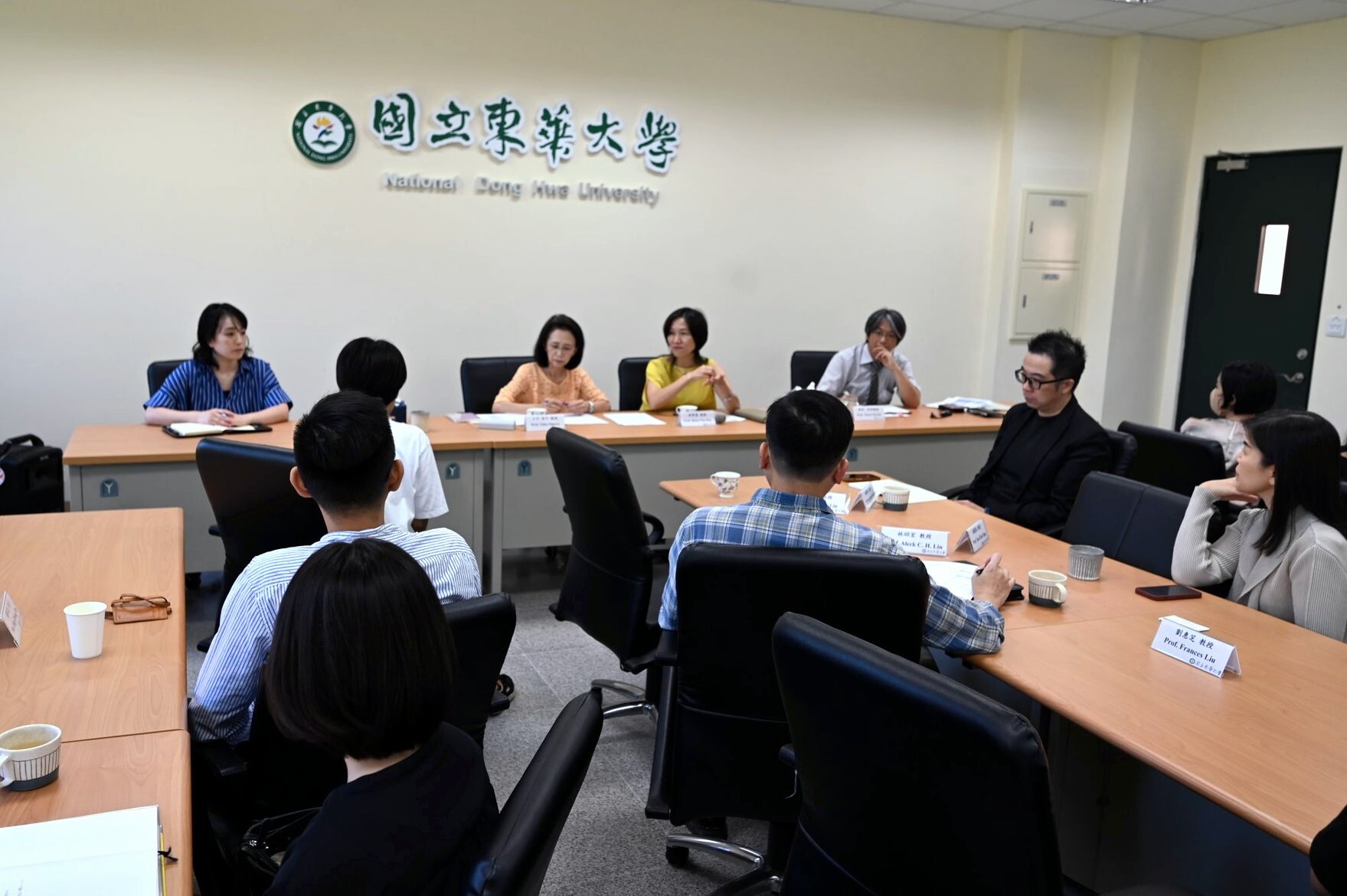 藝術學院與岡山大學教育學部討論交換學生事宜,期待未來兩校學生交換,舉辦更多的聯展以及學術交流活動