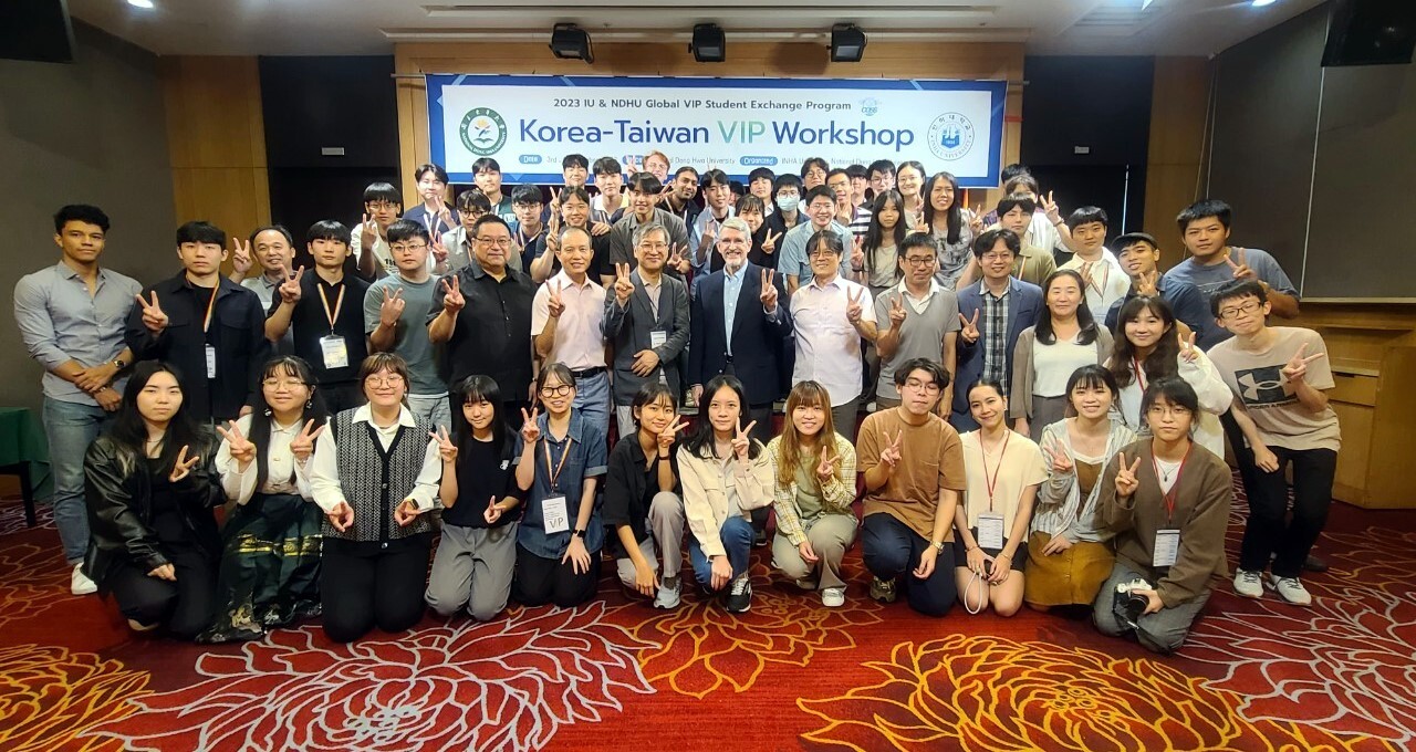 東華和仁荷大學參賽學生與師長合照