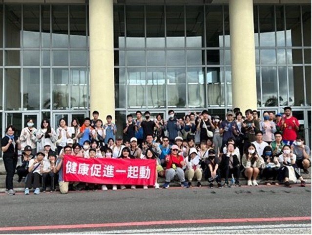 東華大學學生事務處「全民健走日」參與人員大合照