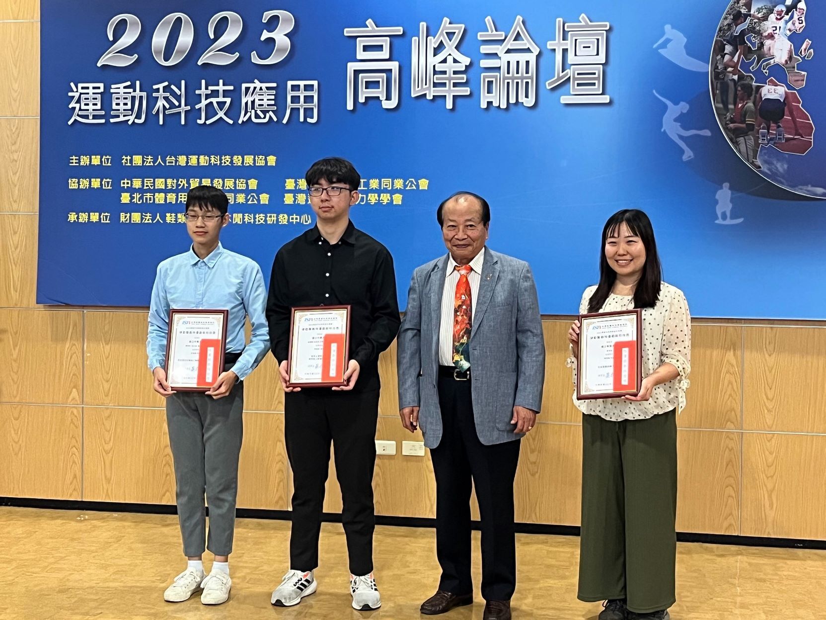 東華大學謝采芸榮獲特優創新科技獎