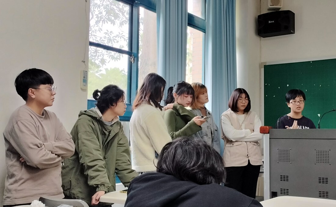 報告小組全員出動等著上場