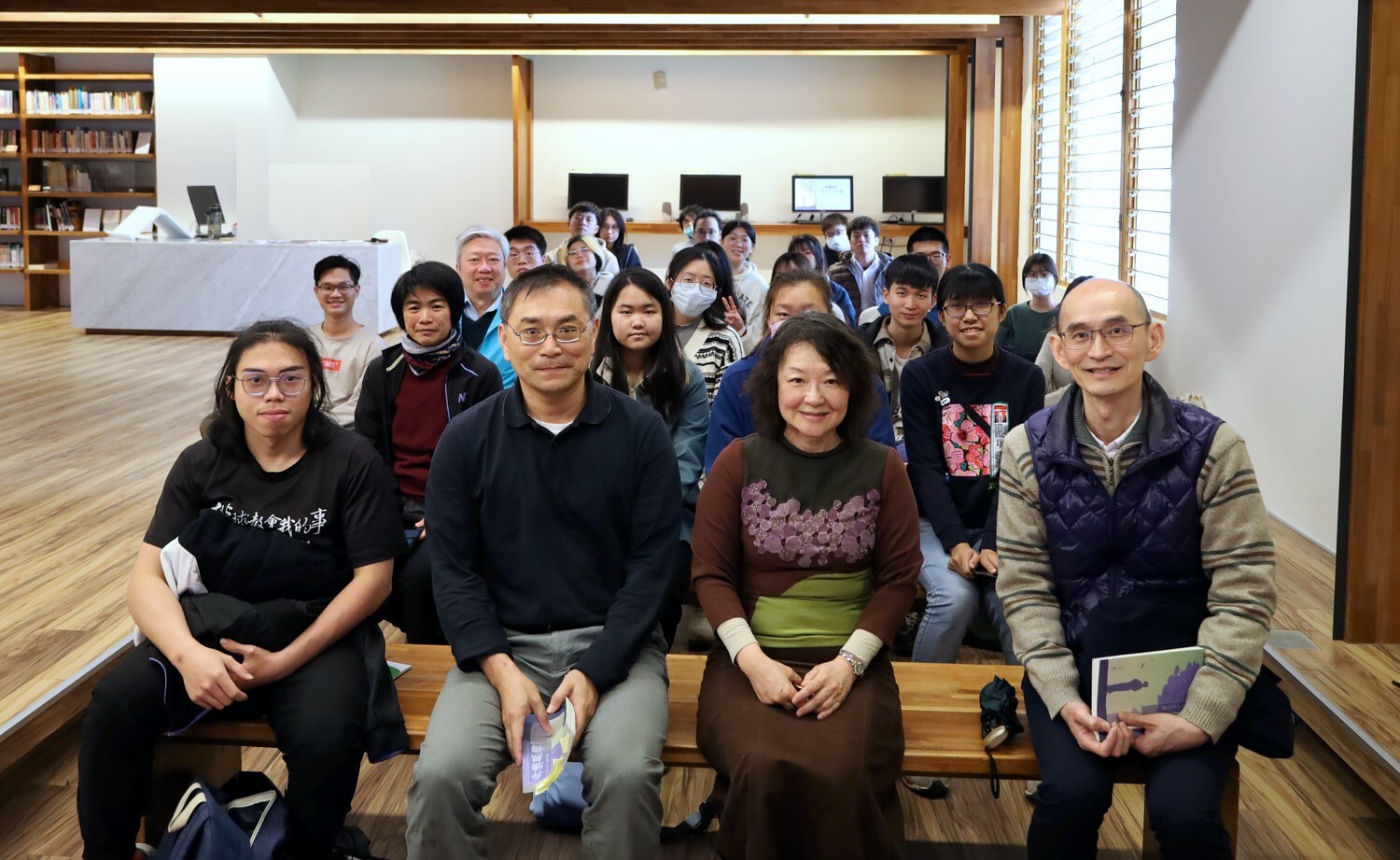 《奔騰無悔:妙子の人生行路》教師新書分享座談會