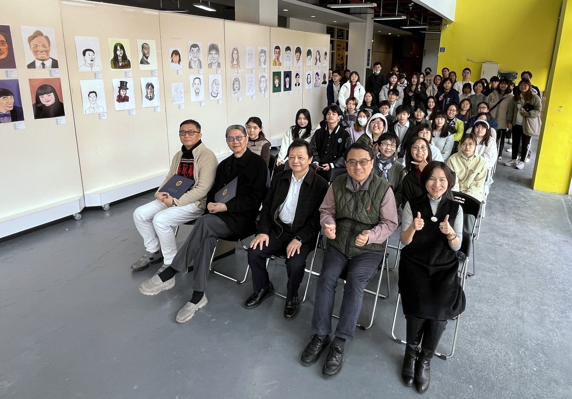 「烏龍院動漫課程動漫似顏繪造型設計」期末成果展全體大合照