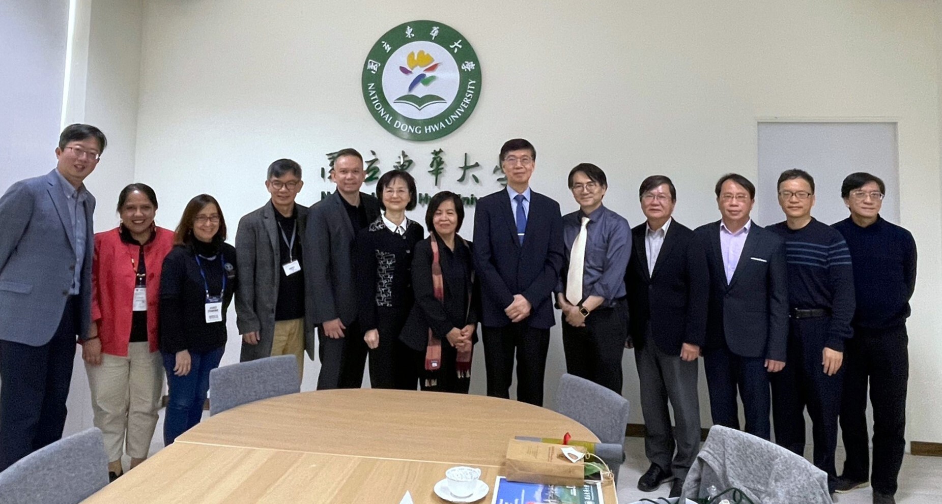菲律賓大學碧瑤分校來訪,於國際處會議室合影