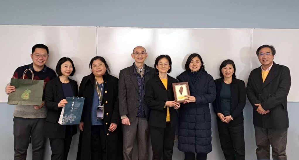 東華人社院一行拜會巴斯大學商討並規劃後續兩校合作事宜