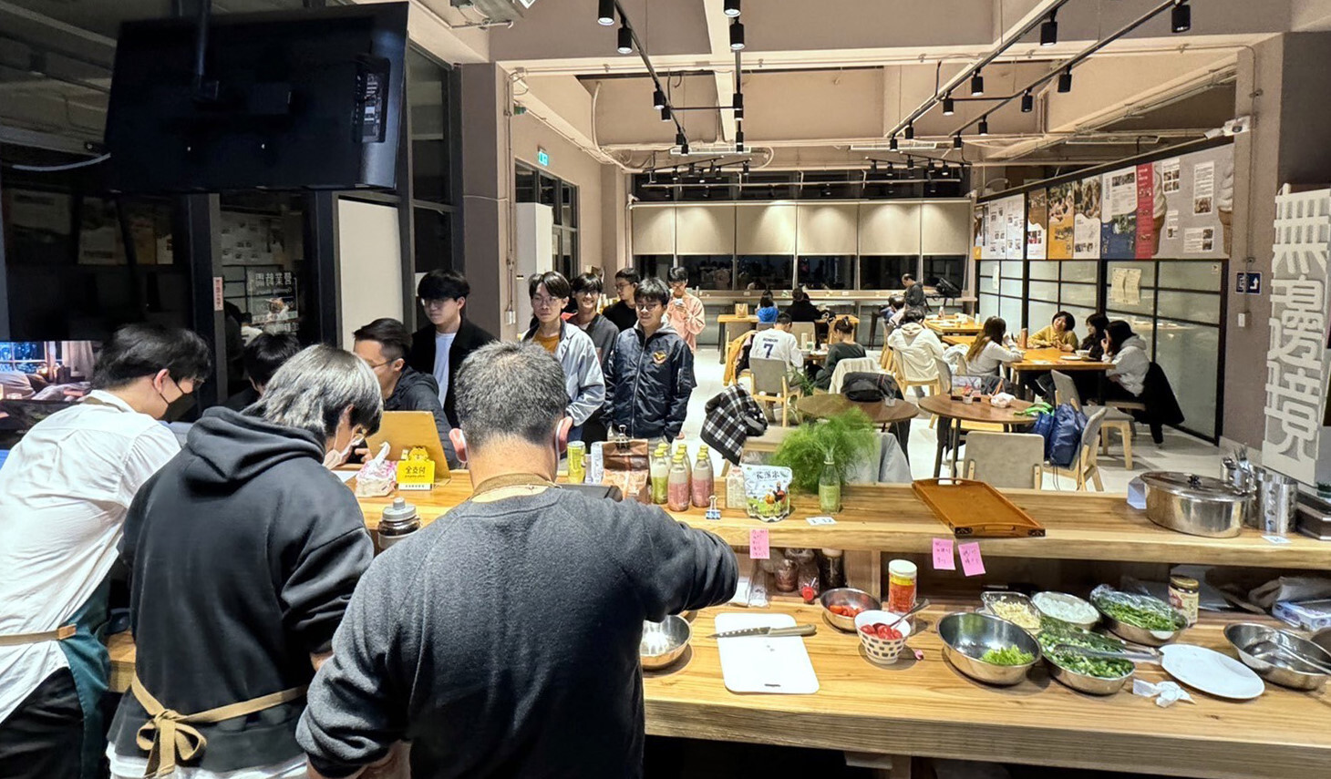 東華大學無邊境消費合作社深夜餐飲服務廣受學生青睞