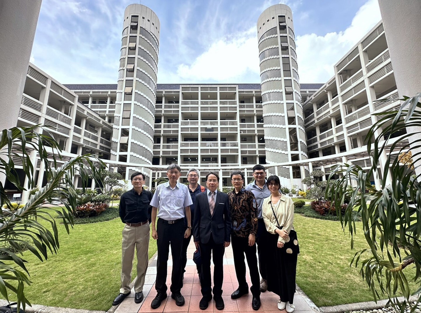 東華大學理工學院訪團參訪萬隆工學院(ITB)
