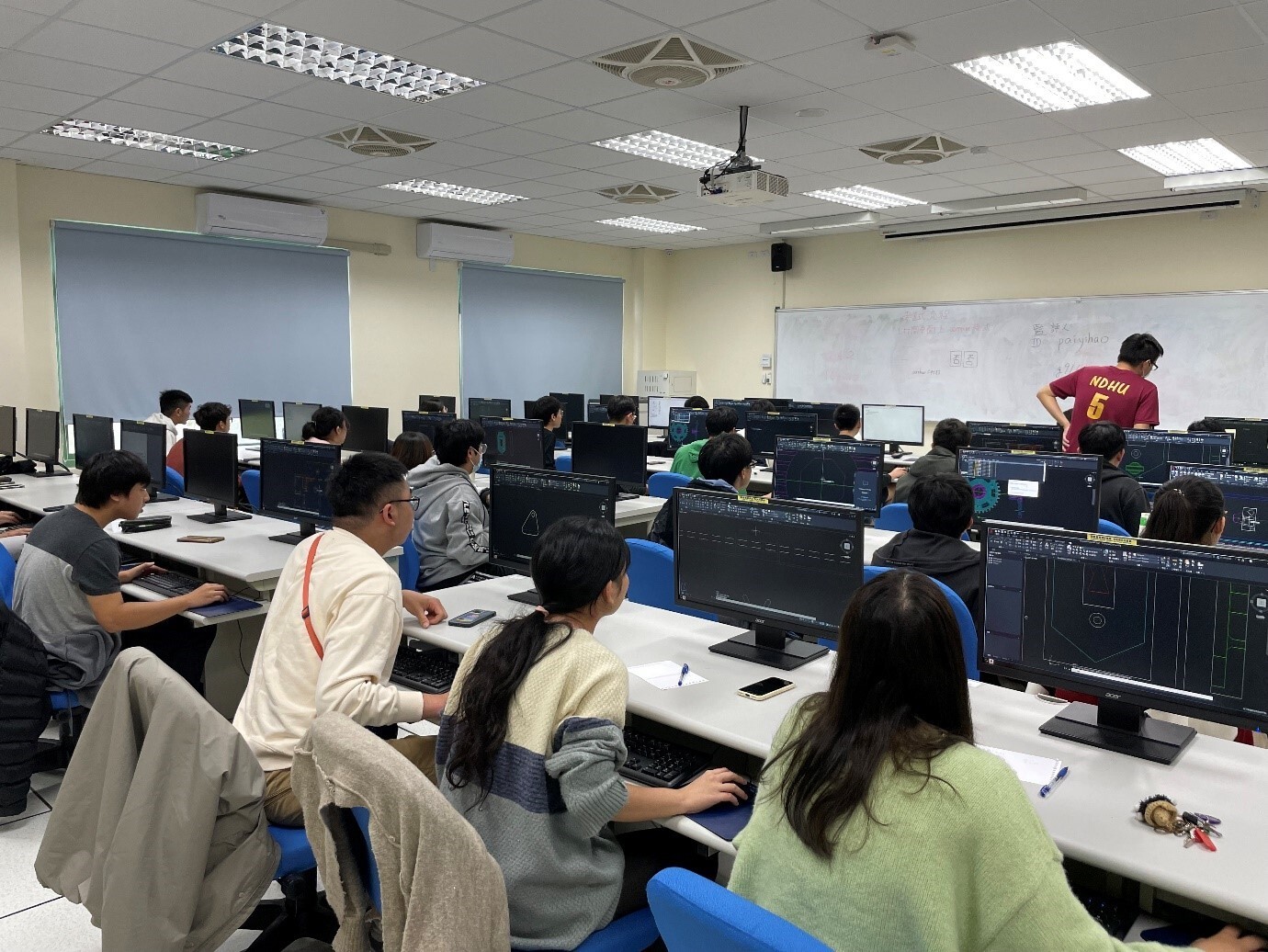 「Autodesk AutoCAD 國際認證(Autodesk Certified Professional)」檢定考場畫面