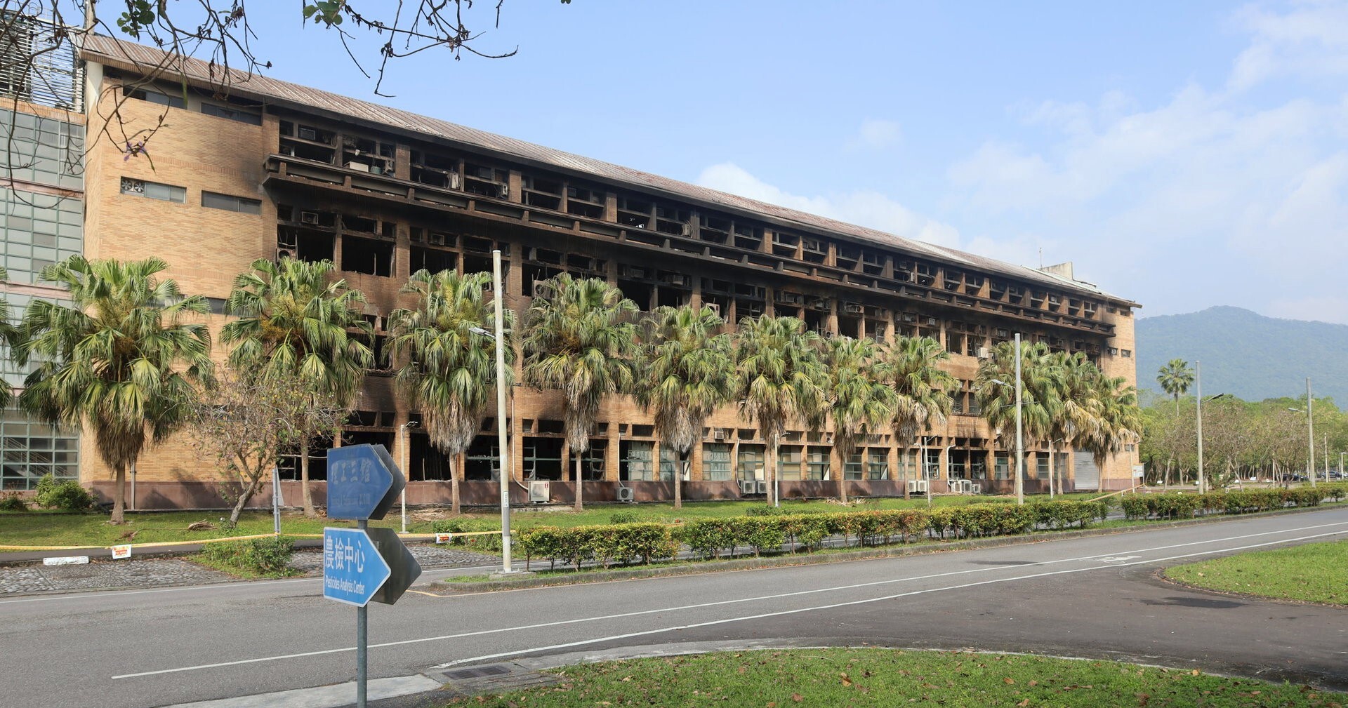 NDHU suffered severe damage to the laboratory on the fourth floor of the Science and Engineering Building due to the 0403 earthquake