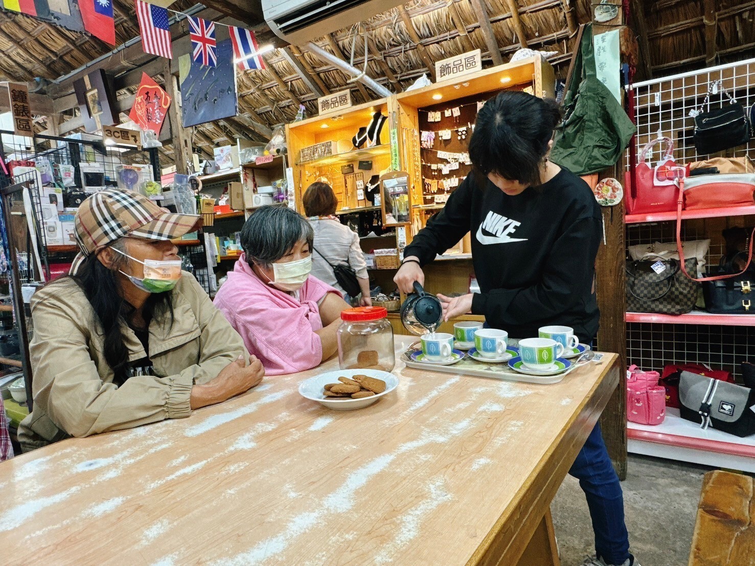 社區孩童親手烘培餅乾分享