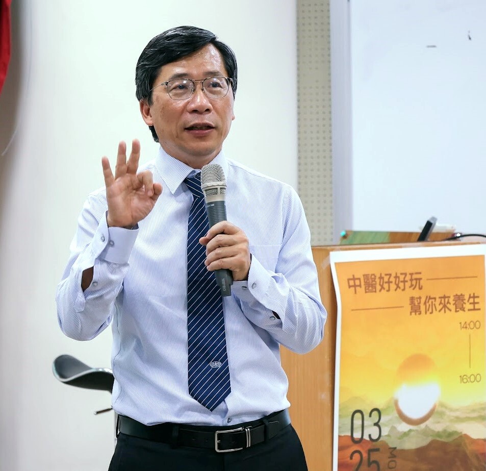 楊醫師與學生分享養生觀念