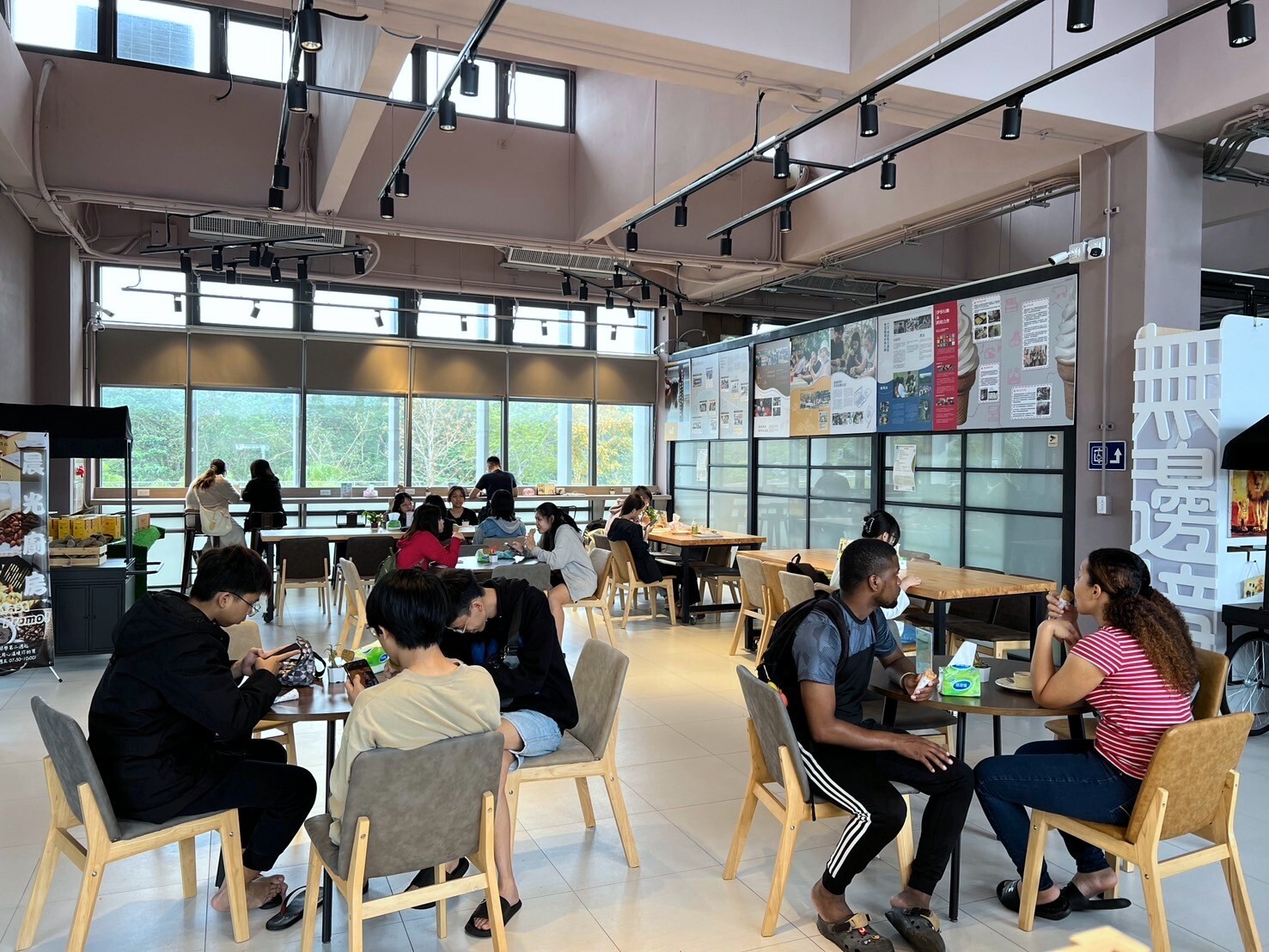 員生消費合作社提供舒適的休憩空間