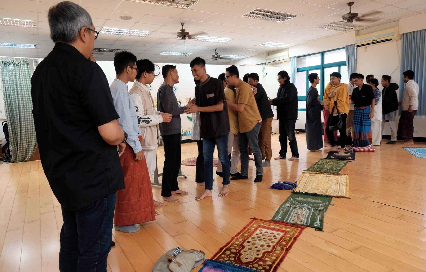 Eid Al-Fitr Handshakes
