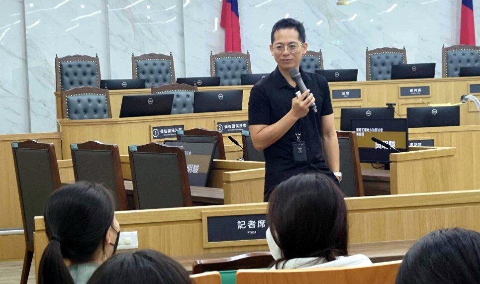 吳明駿庭長回應學生的提問