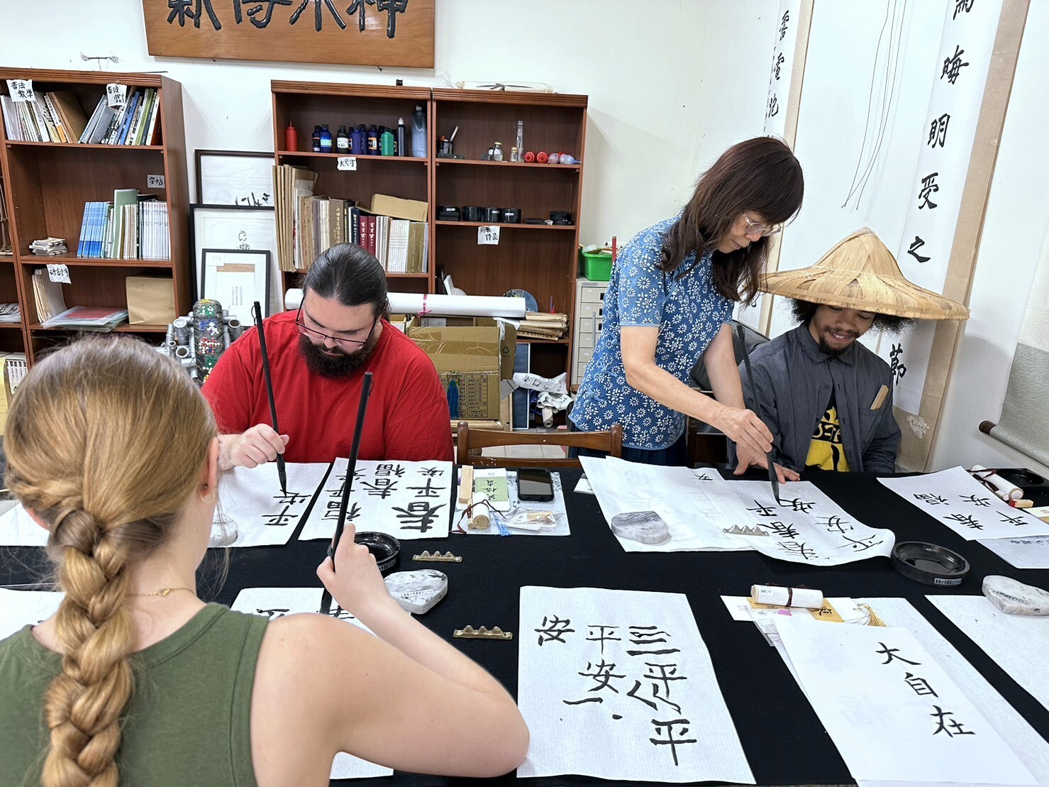 Radford University同學至書藝中心進行書法體驗課程