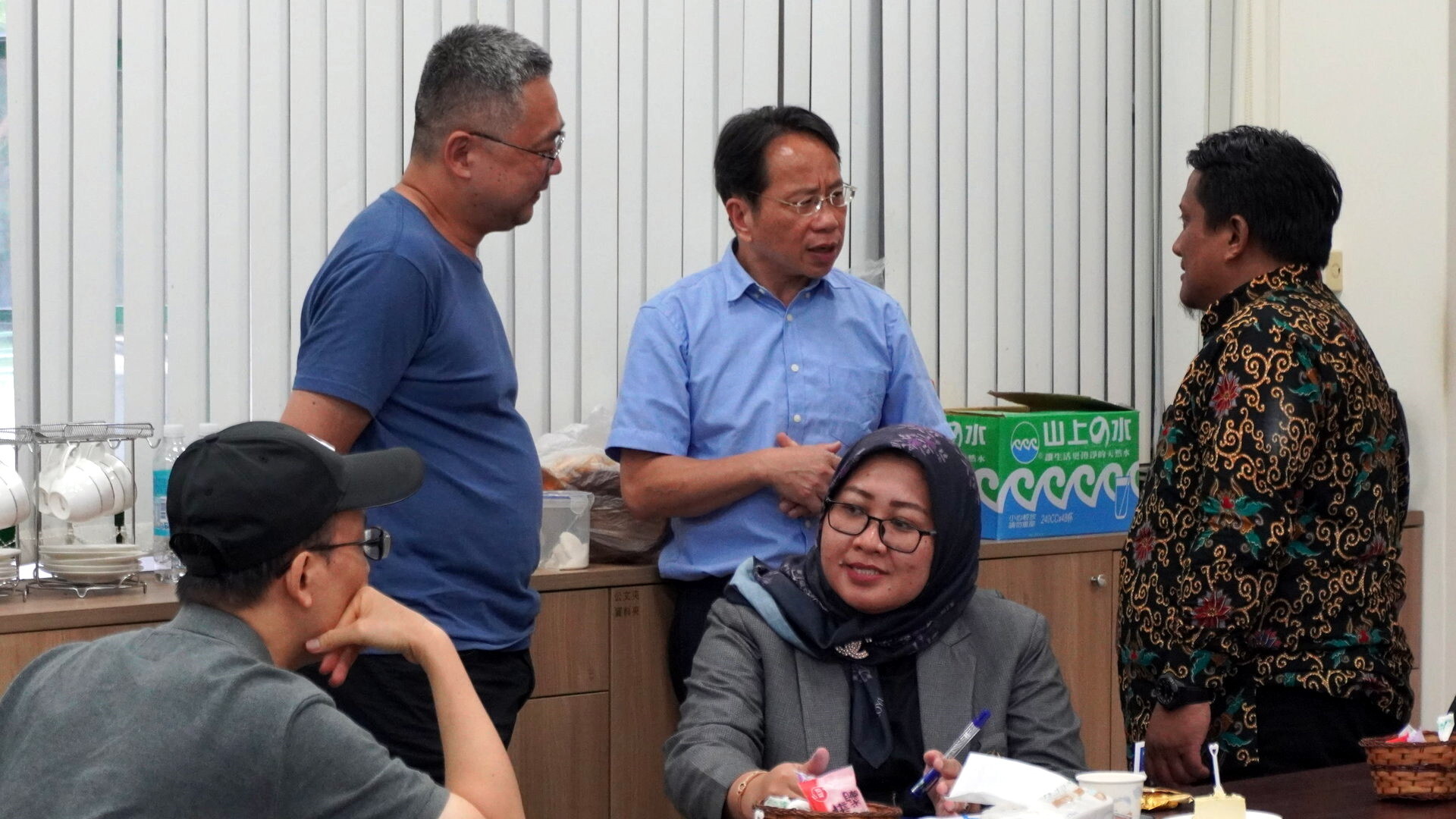 與應數系主任討論相關合作事宜