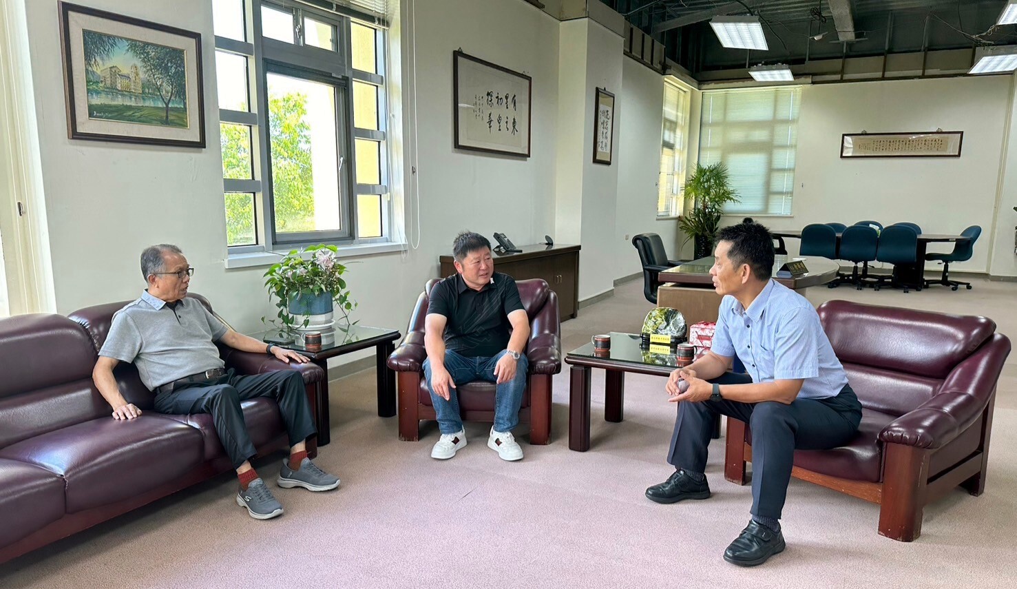 花蓮縣議會張竣議長拜會徐輝明校長交換意見