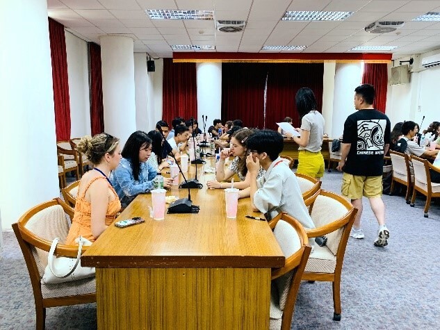 兩校同學熱烈交流討論之三