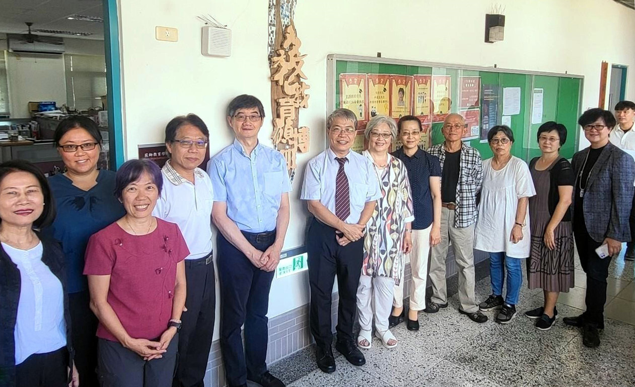 花師師長與來賓揭牌合影