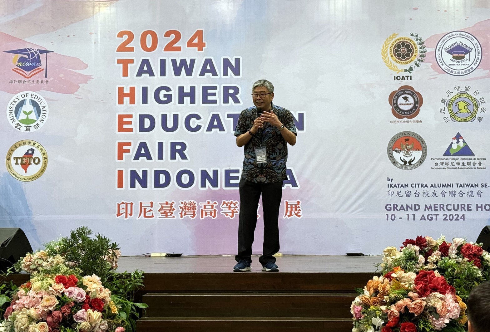 張副校長於閉幕式感謝各界促成此次教育展的辦理