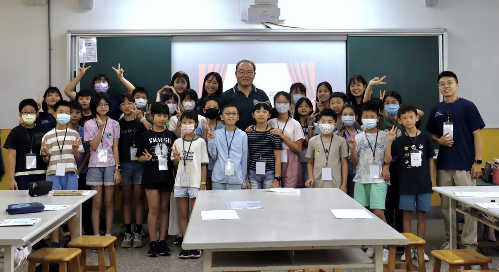 李明杰校長蒞臨開幕式為東華大學同學及網溪國小學生勉勵