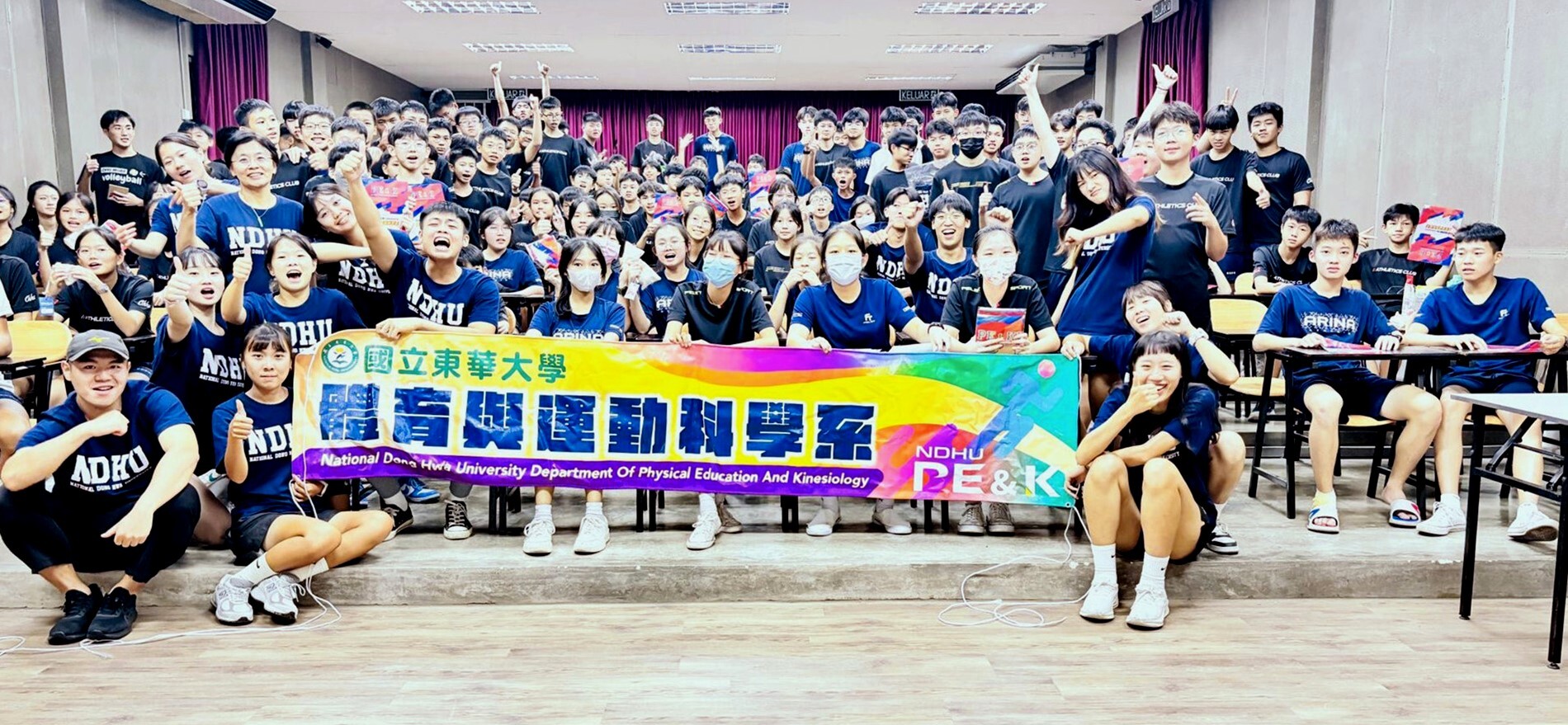 國立東華大學體育與運動科學系師資生在馬來西亞柔佛州麻坡中化中學進行運動代表隊招生宣講