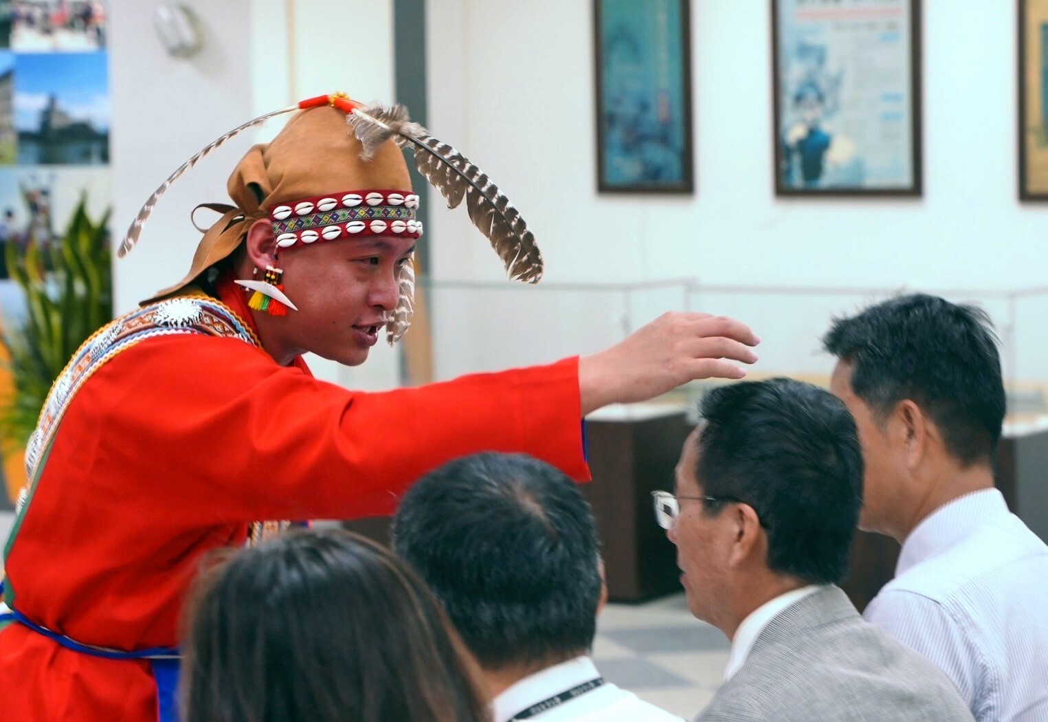 原民院舞團為貴賓祈福
