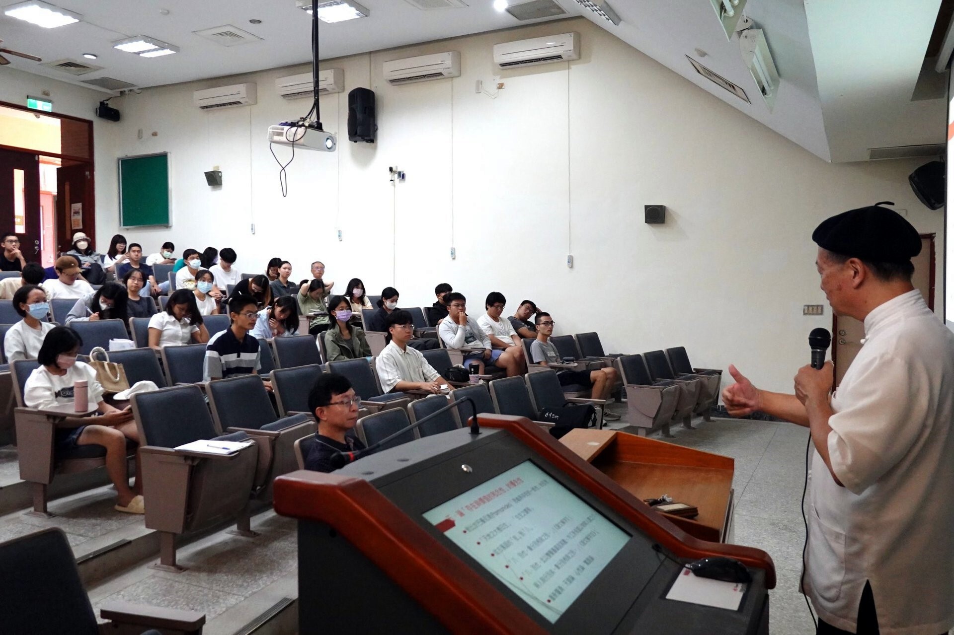 林安梧教授演講參與同學踴躍