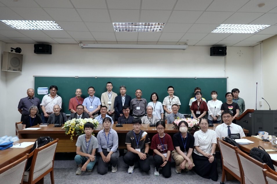 工作坊開幕式與會學者和工作人員留影