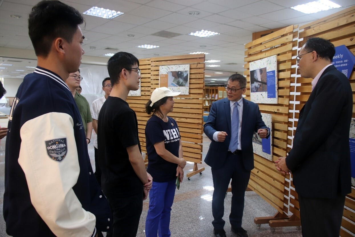 Cheng Chang, Executive Director of the Vision Project Foundation, explained the foundation