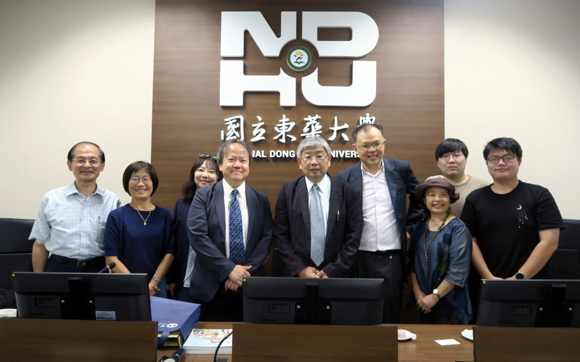 參加專題演講人員大合照