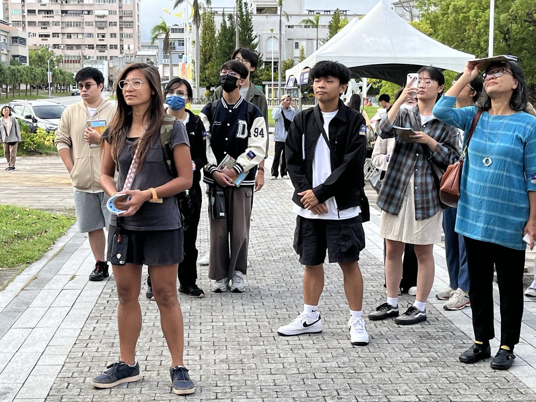 參訪學生認真聆聽與記錄